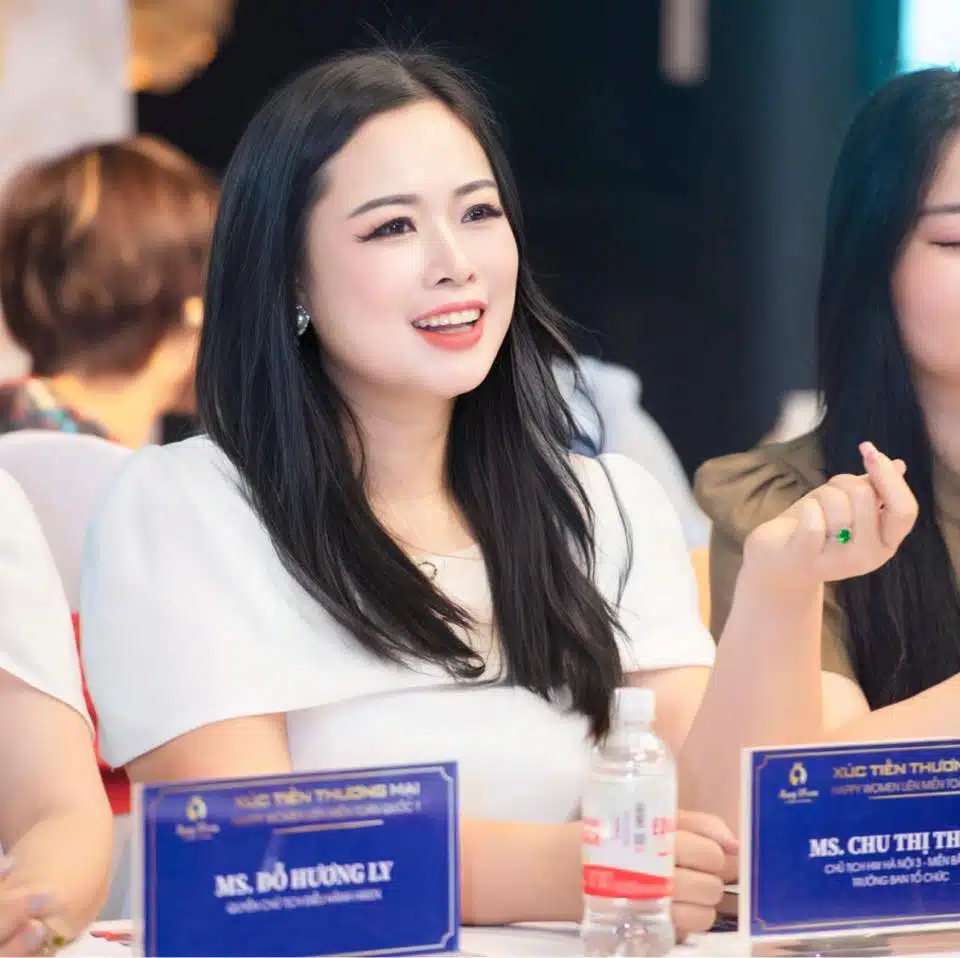 Doanh nhân Thoa Chu